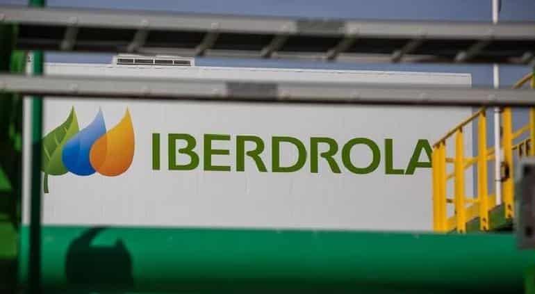 AMLO confirma firma para compra de 13 plantas a Iberdrola