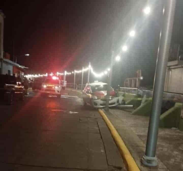 Choca taxista en presunto estado de ebriedad en Malecón de Alvarado