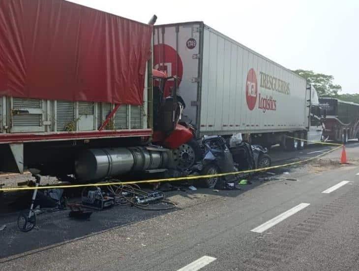 Sujeto queda prensado en carambola de La Tinaja-Cosamaloapan