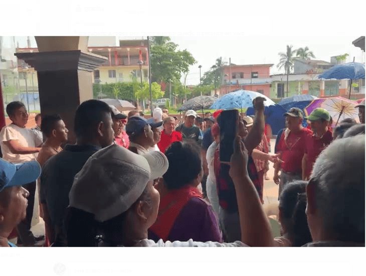 Toman palacio municipal de Sayula tras meses sin agua (+video)