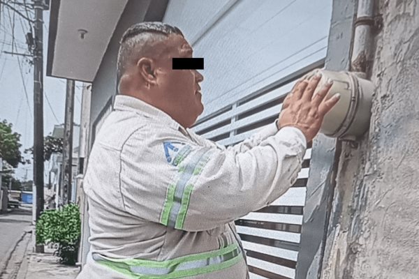 Falsos empleados de CFE estarían extorsionando en Veracruz