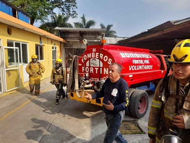 Se registra fuerte explosión de empresa de químicos en Fortín; hay un herido