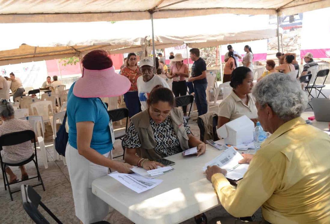 Entregan tarjetas de Bienestar en Boca del Río