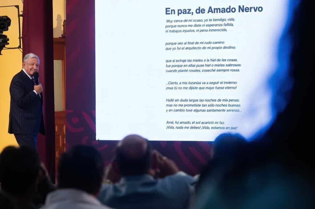 AMLO revela que le gustaría terminar su libro con poema de Amado Nervo