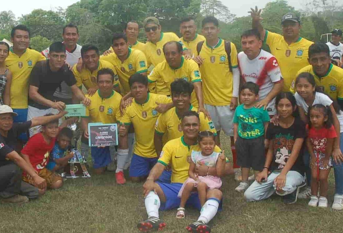 Leones se coronó en la Liga de Futbol EDUMAR 96 de Cosoleacaque