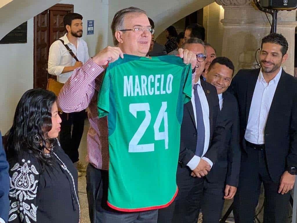 Marcelo Ebrard pide a Morena abrir cuentas para giras de corcholatas