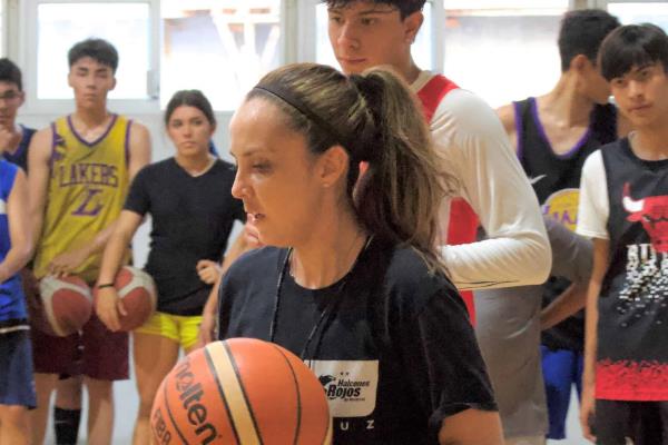 Invita Academia Halcones Rojos a torneo nocturno