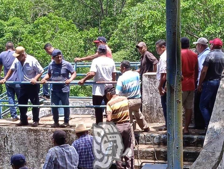 Amagan en Tatahuicapan con tomar el Yurivia; CMAS Coatzacoalcos, sin diálogo