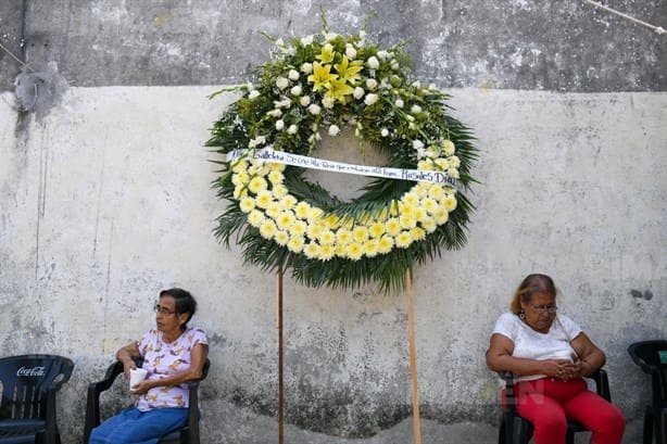 Con angustia e impotencia, vio morir de calor a su hija en Veracruz; deshecha, pide a padres atender a sus hijos