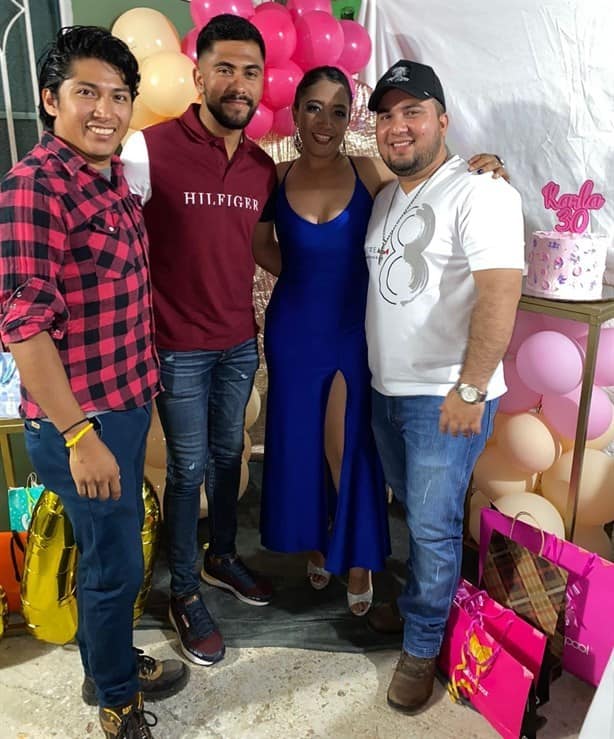 Karla Cabrera tuvo alegre festejo en rosa