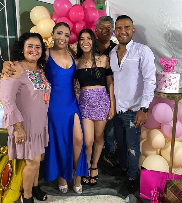 Karla Cabrera tuvo alegre festejo en rosa