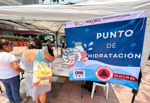 Para ´la calor´, instalan módulos de hidratación en calles de Poza Rica (+Video)