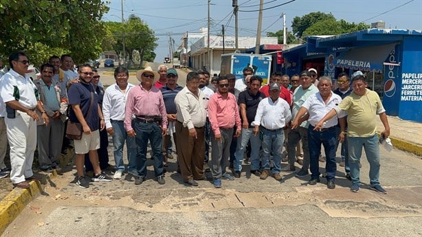 Allende está hecho pedazos: Taxistas exigen reparación de calles