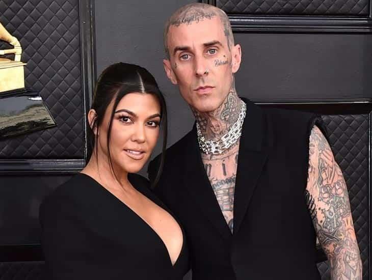 Kourtney Kardashian anuncia su embarazo en concierto de Blink-182