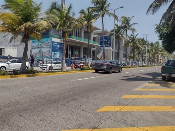 Inician instalación de segunda parte de gradas para el Carnaval de Veracruz