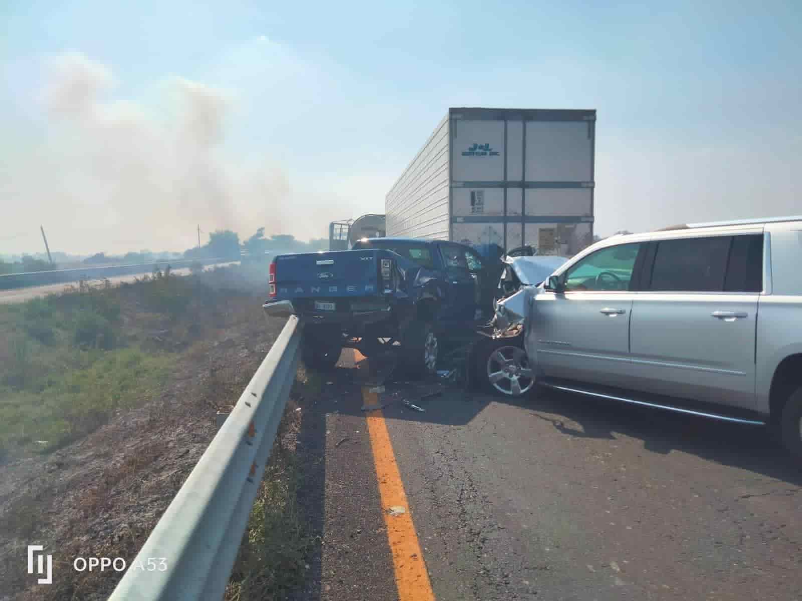 Un muerto y dos heridos por carambola en autopista La Tinaja-Cosoleacaque