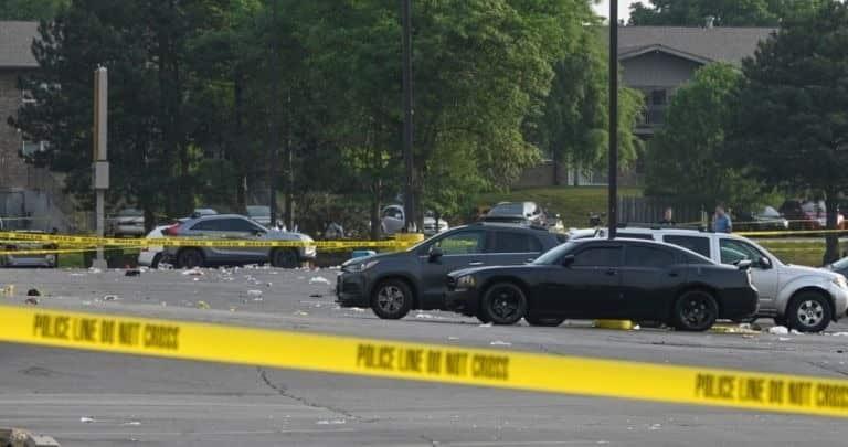 Al menos 20 personas fueron baleadas en un estacionamiento de Chicago