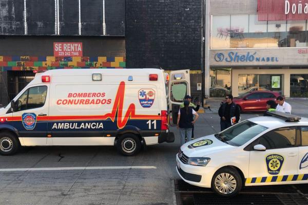 Abuelita es atropellada en bulevar de Boca del Río(+Video)
