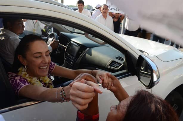 Claudia Sheinbaum llega a Veracruz; se reunirá con diputados en Oaxaca (+Video)