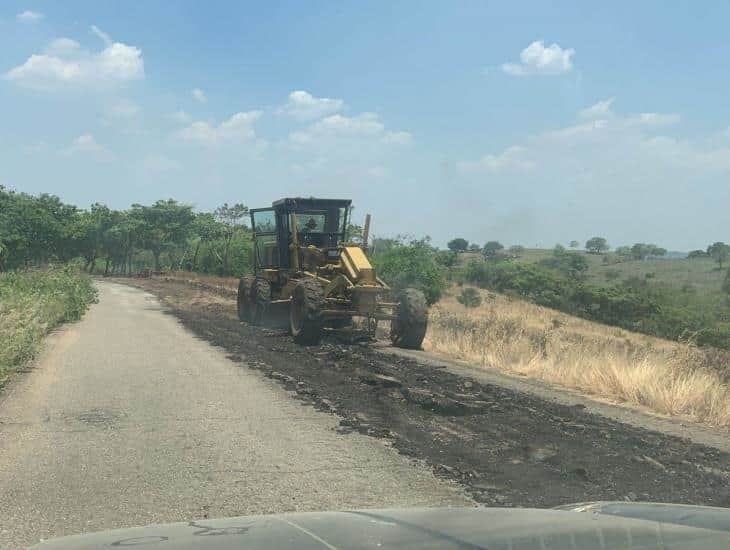 SIOP alista pavimentación de carretera Acayucan- Soteapan