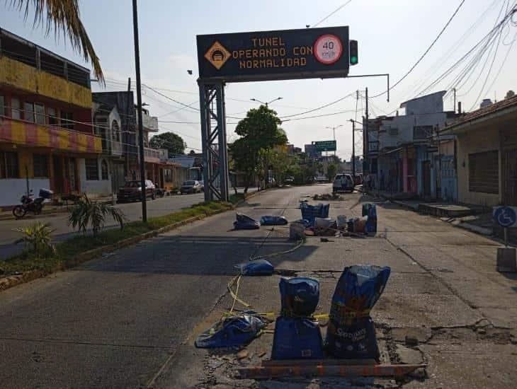 Cierran acceso al Túnel Sumergido de Coatzacoalcos; exigen reparación de drenaje (+video)