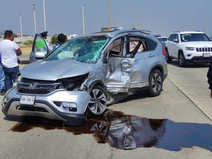 Fuerte choque en Malecón de Coatza deja dos lesionados