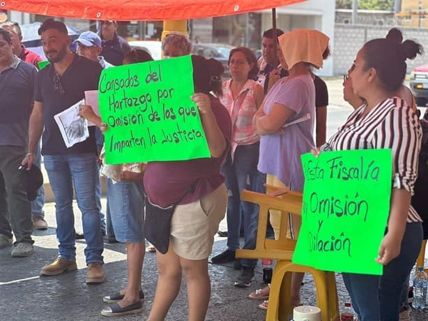 Bloquean bulevar en Poza Rica por exigencia de liquidaciones de expolicías (+Video)