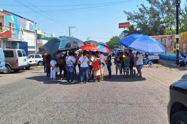 Exigen destitución de directora en esta escuela de Veracruz