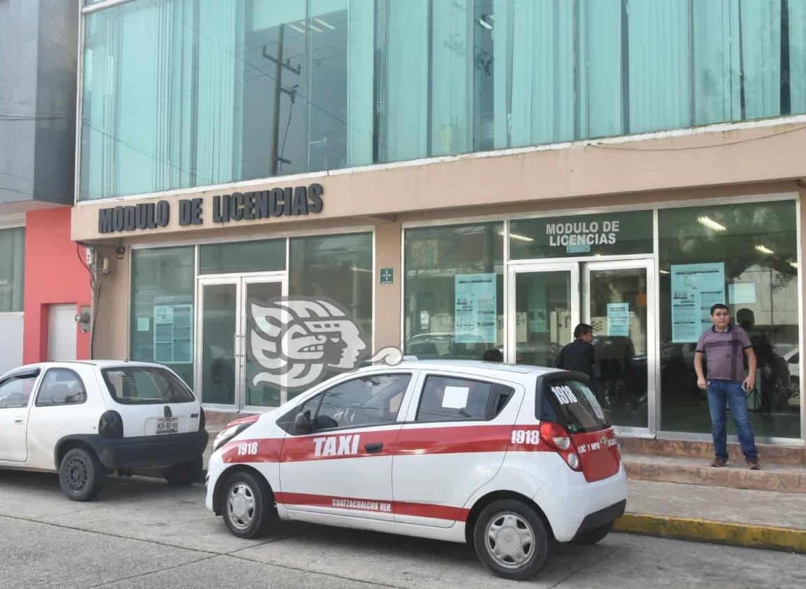 Disminuye afluencia en oficinas de licencias en Coatzacoalcos