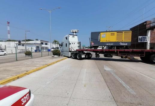 Unidades pesadas ocasionan daños a la vía pública en Coatzacoalcos