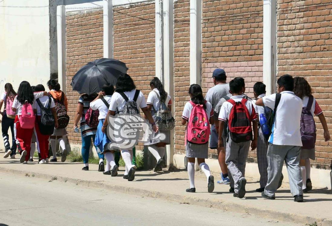 Clases no se suspenderán por ola de calor: SEV