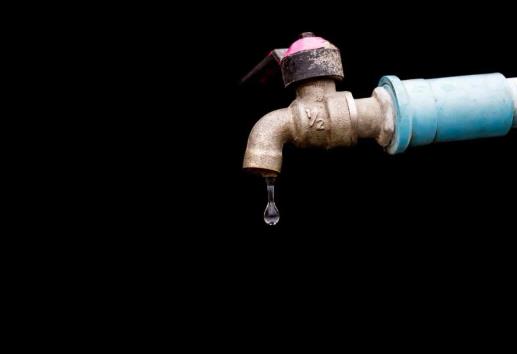 Ni siquiera hay para tandear; En Orizaba, hasta 2 días sin agua en colonia centro