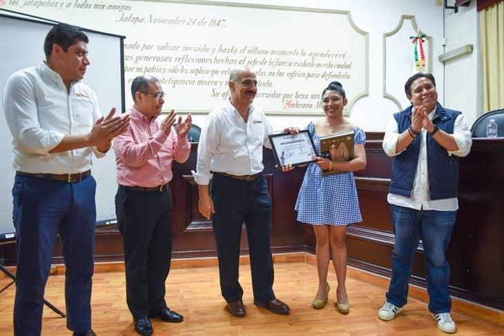 La astronauta veracruzana más joven de México imparte la plática Soñar nos lleva a las estrellas en Xalapa