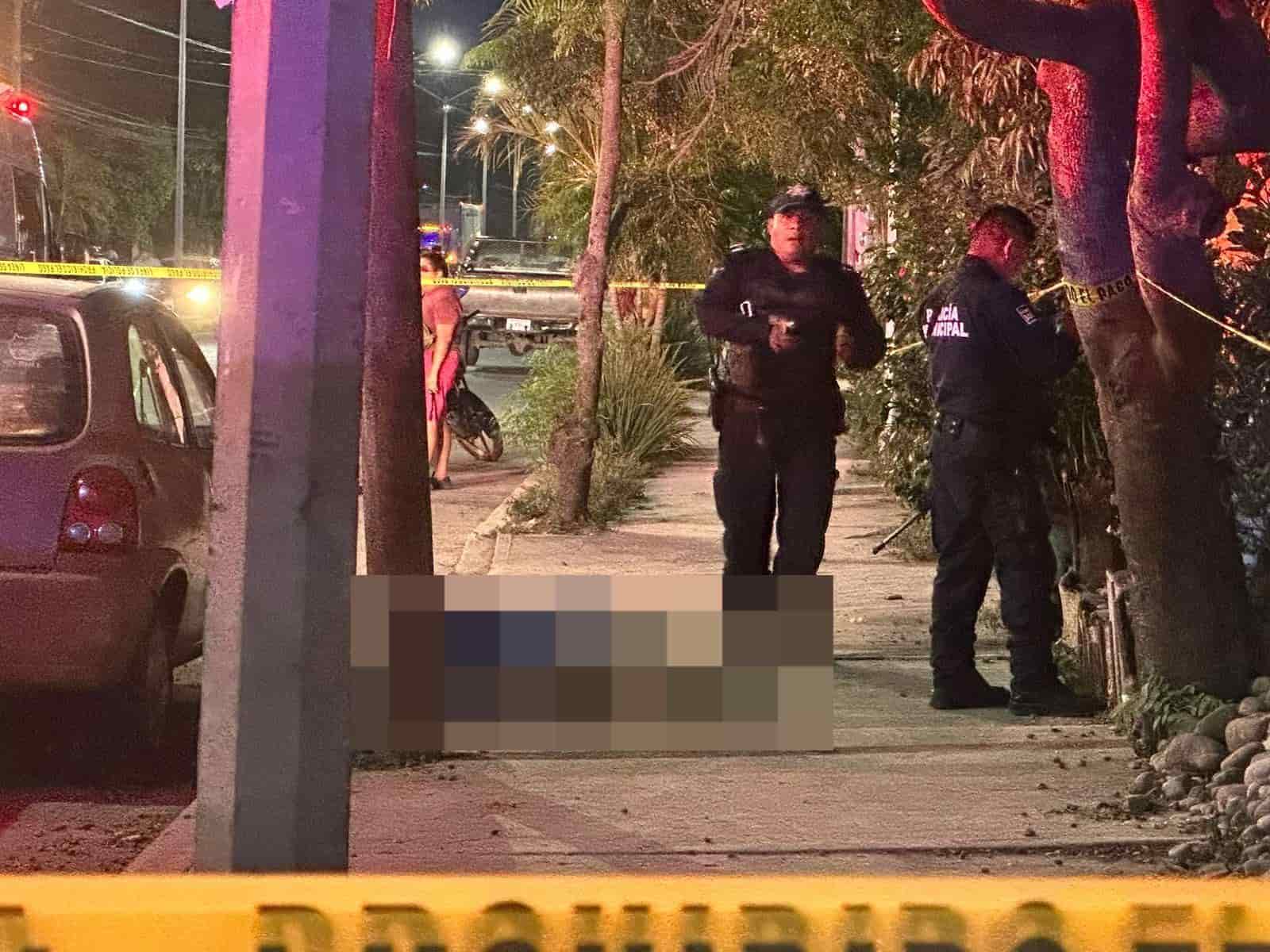Acribillan a hombre frente a su familia en Álamo