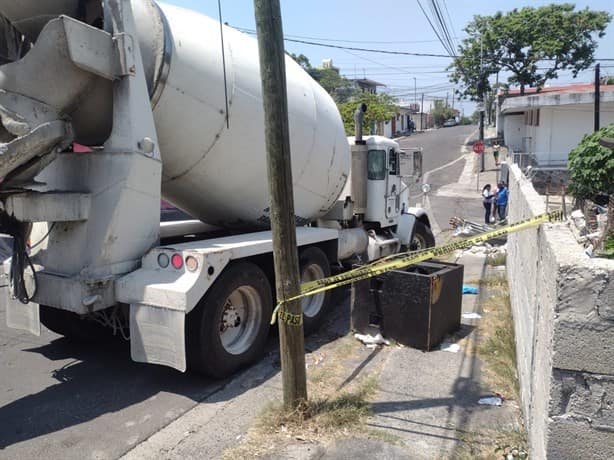 Choca camión cargado con cemento contra casa en la colonia 21 de Abril, en Veracruz (+Video)