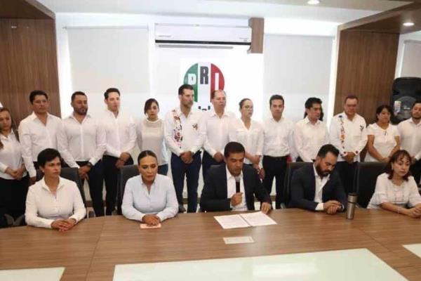 ¡Renuncia masiva! Dirigente estatal y 7 diputados abandonan el PRI en Hidalgo