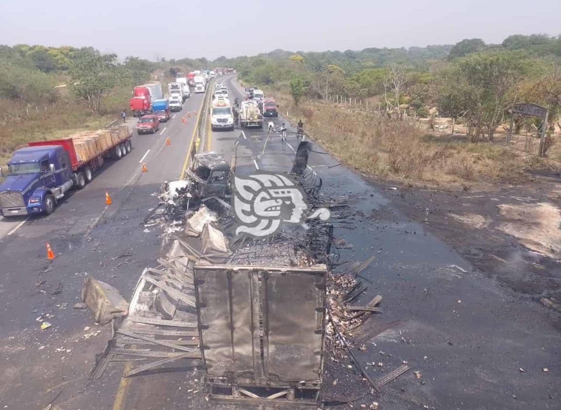 Fallece calcinado operador de tráiler involucrado en accidente de la Nuevo Teapa - Cosoleacaque