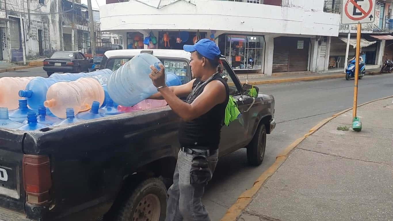 Se duplica venta de garrafones de agua por altas temperaturas