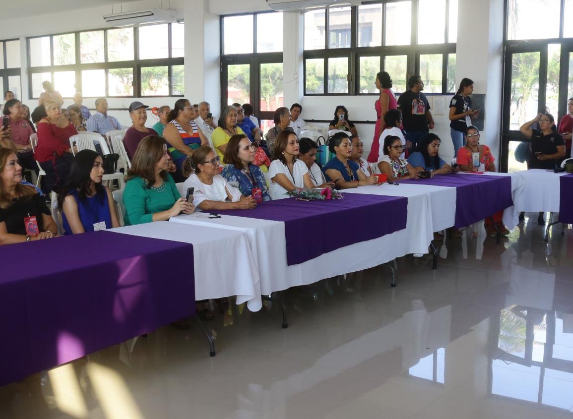 Encuentro de mujeres líderes en la cultura del sur; reconocen su talento y valor (+Video)