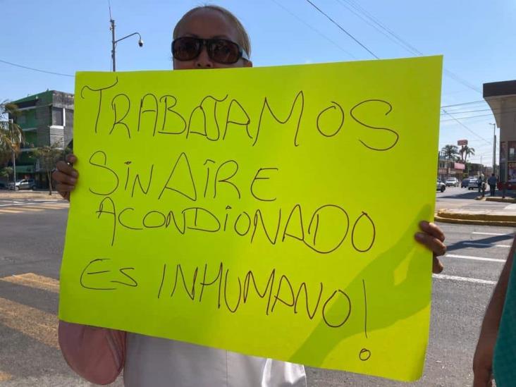 Bloquean avenida Cuauhtémoc: urgen climas en Hospital IMSS de Veracruz