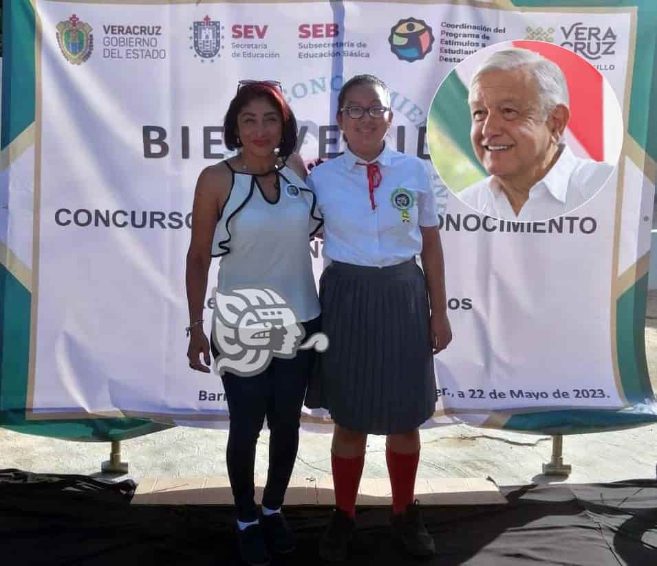 Campeona de conocimiento de Coatzacoalcos será recibida por AMLO