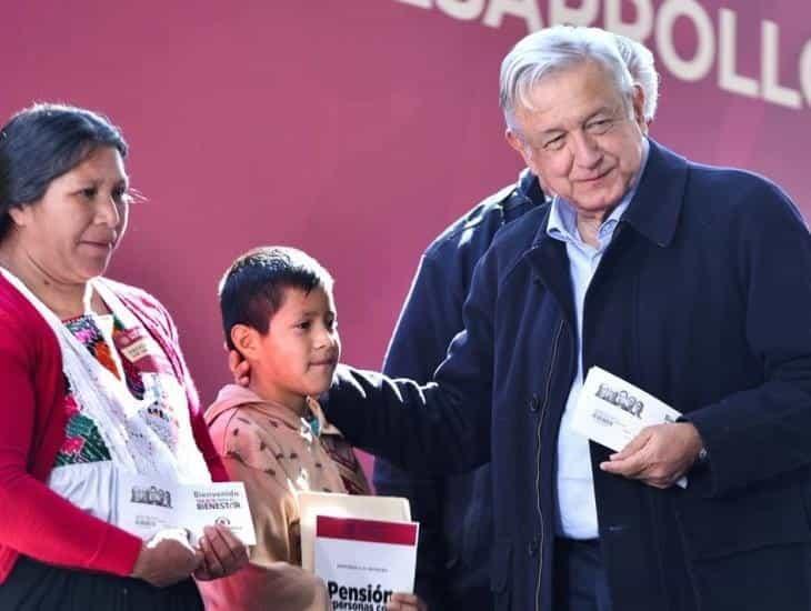 Programas sociales están blindados, asegura AMLO que no desaparecerán tras el fin de su sexenio