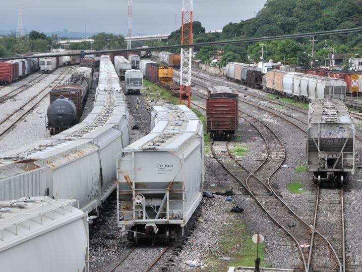 Fuente de trabajo se mantiene; empleados de Ferrosur no corren riesgo tras llegada de la Marina