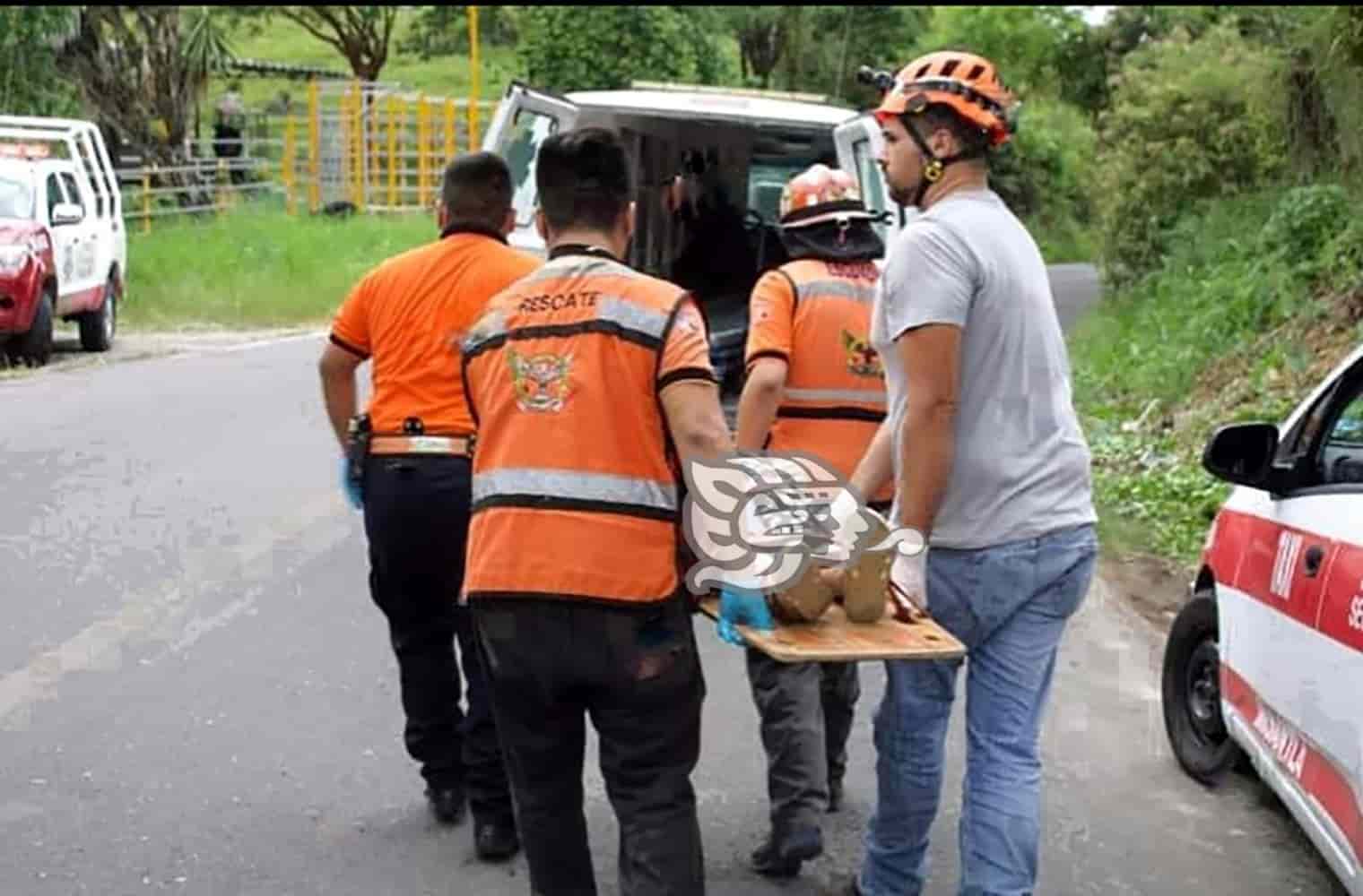 Niña resulta herida en accidente de motocicleta en carretera Misantla-Xalapa