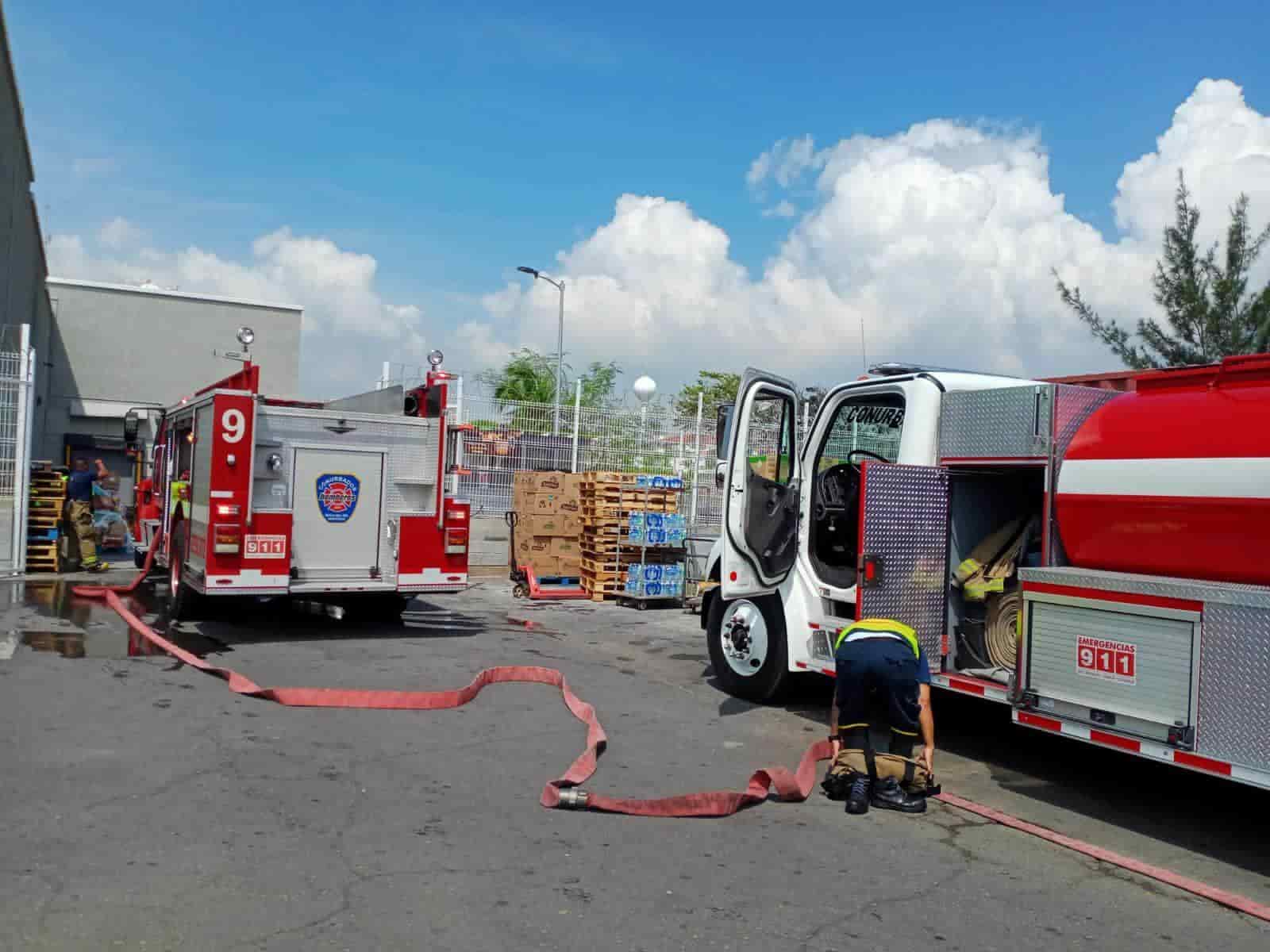 Incendio en Walmart Express de la Riviera Veracruzana