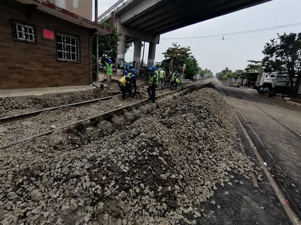 Sin reabrir paso bajo puente de la Avenida Uno