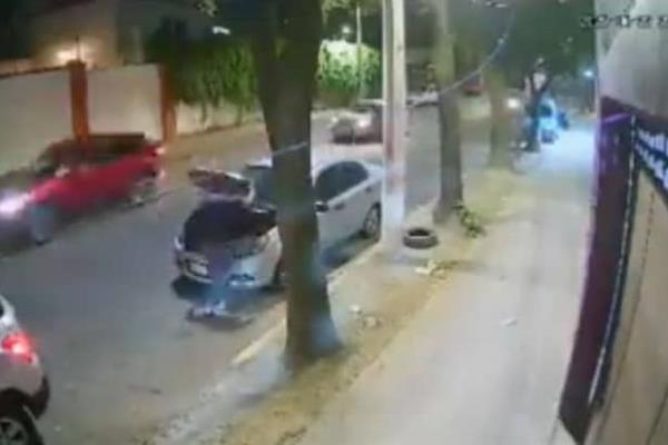 Ladrón de automóvil llora cuando le frustran el asalto a golpes (+VIDEO)