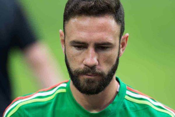 Miguel Layún condena asesinato de maestro jubilado de la UV, su familiar
