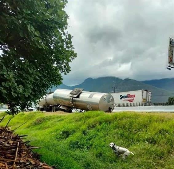 Accidentes carreteros en el Puente de Las Sillas dejaron solo daños materiales