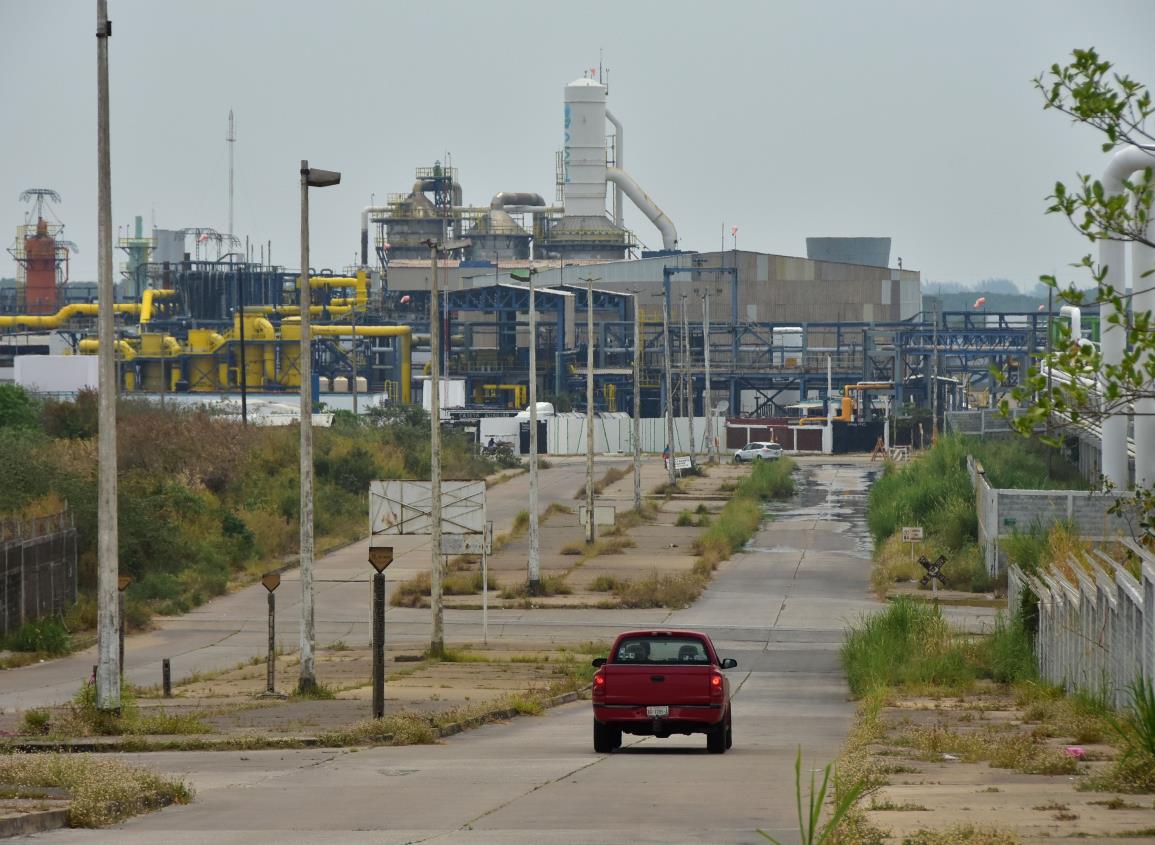 Garantiza AMLO agua y luz en los 10 polos del Corredor Interoceánico